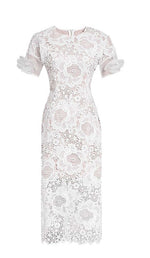 Încarcă imaginea în vizualizatorul Galerie, Rochie midi albă în linie A cu decolteu din dantelă

