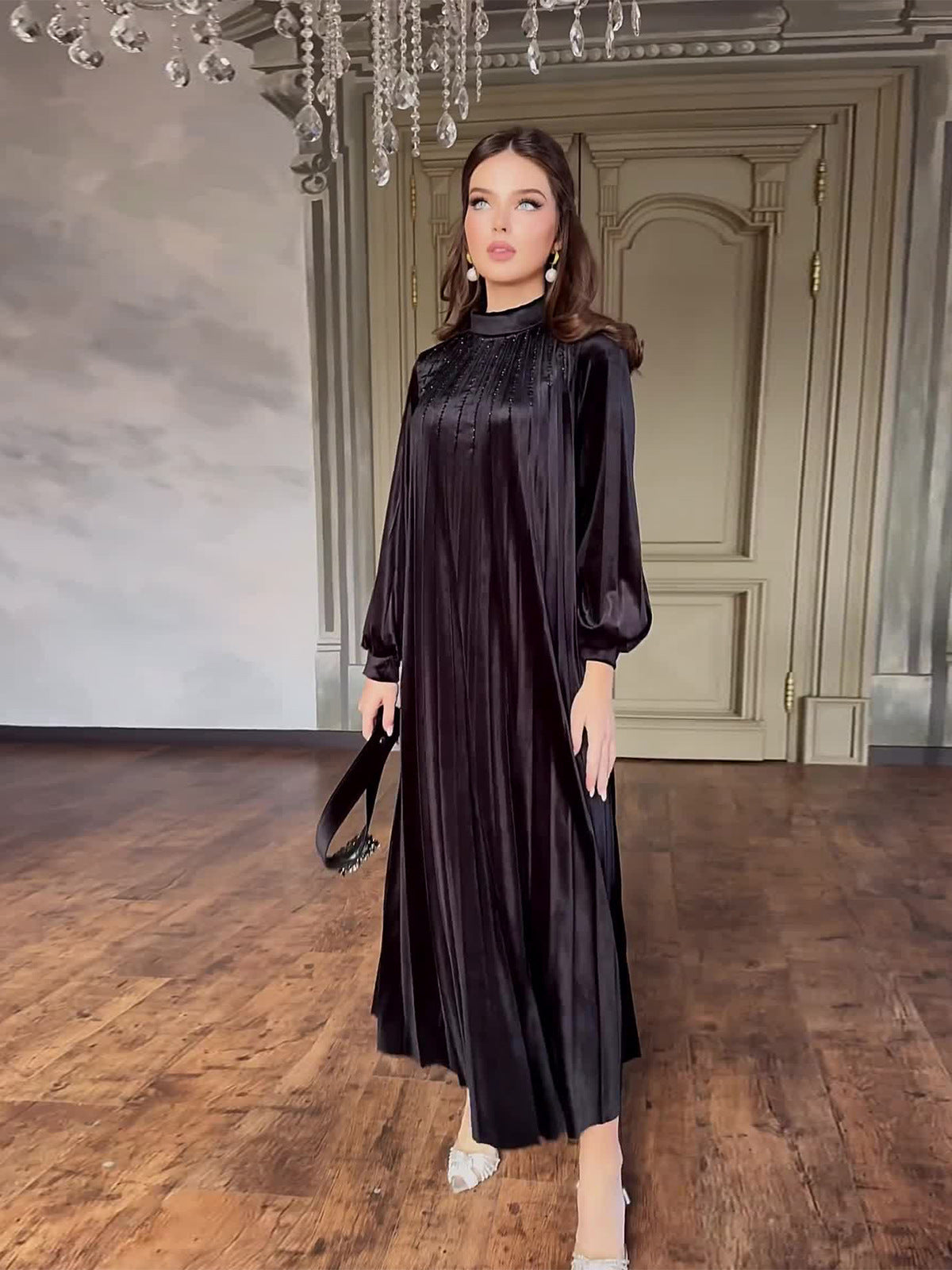 Rochie lungă, plisată, lejeră, cu curea