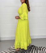 Încarcă imaginea în vizualizatorul Galerie, Rochie midi cu broderie englezească și mâneci strânse
